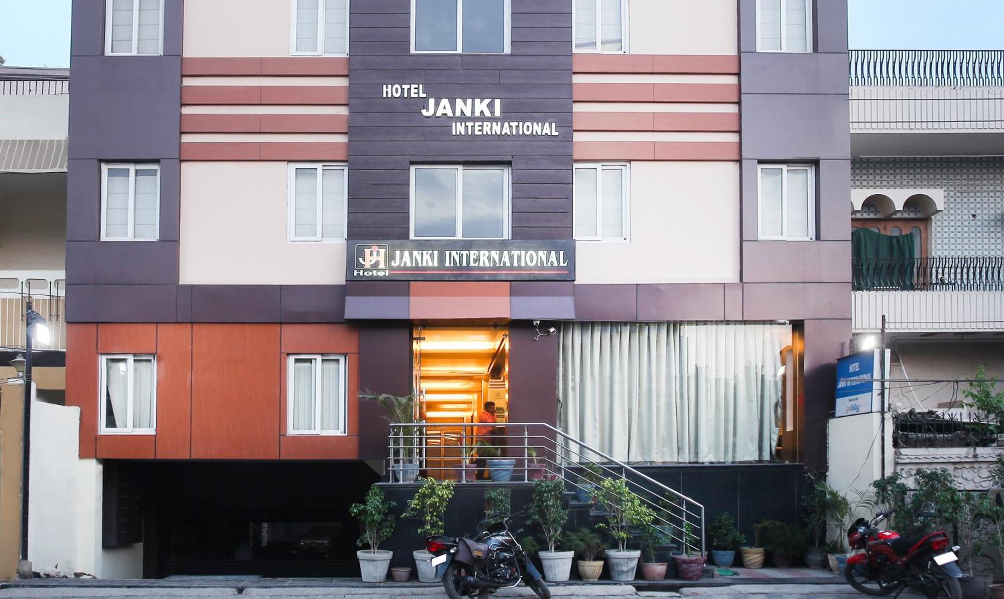 Hotel Janki International 3 Km From Kashi Vishwanath Temple Free Pickup From Railway Station Varanasi Exterior photo